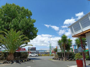 Rainbow Motel & Guest House
